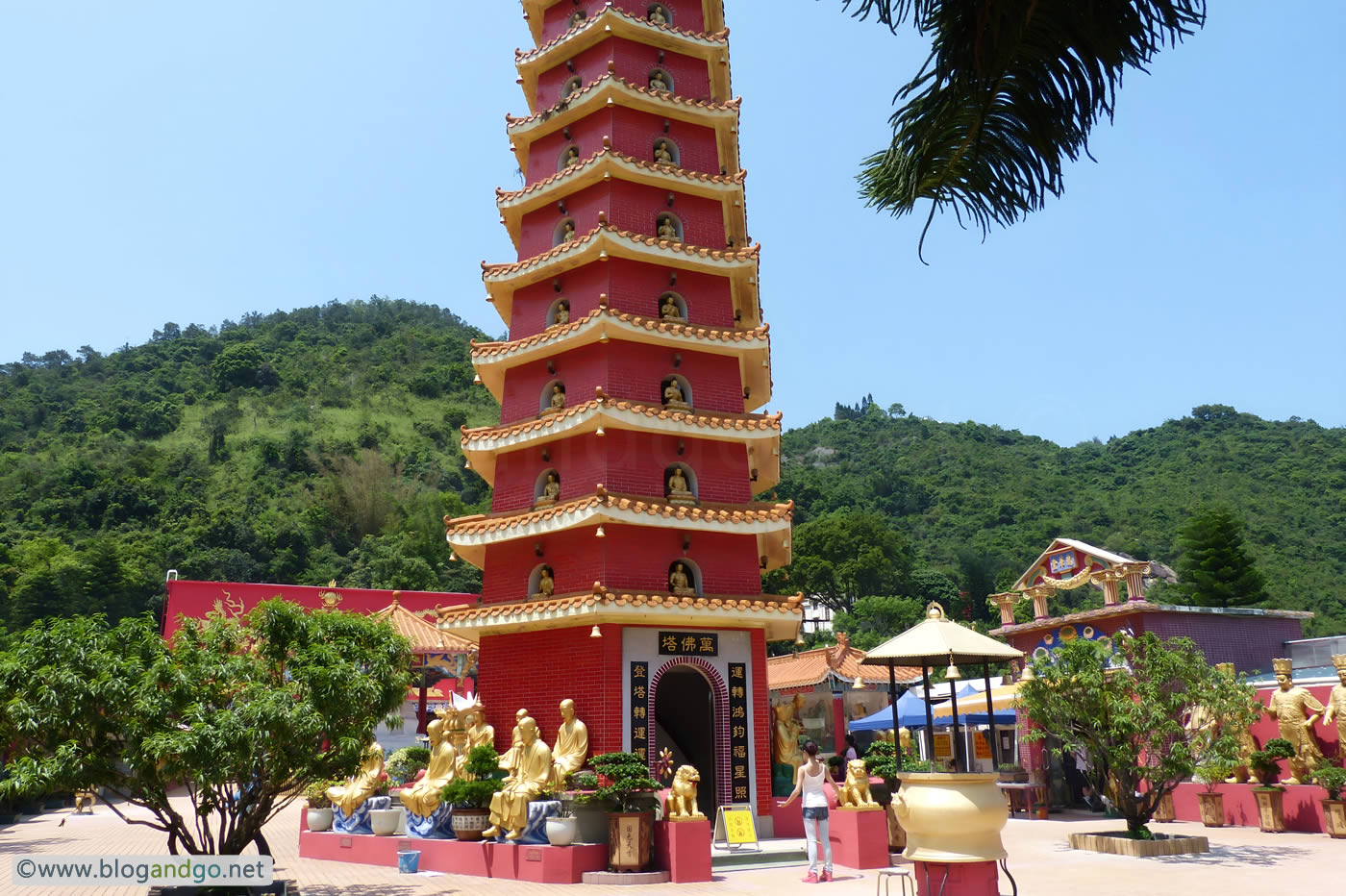 10 000 Buddhas Monastery, Sha Tin - Pagoda (22 Apr, 2012)